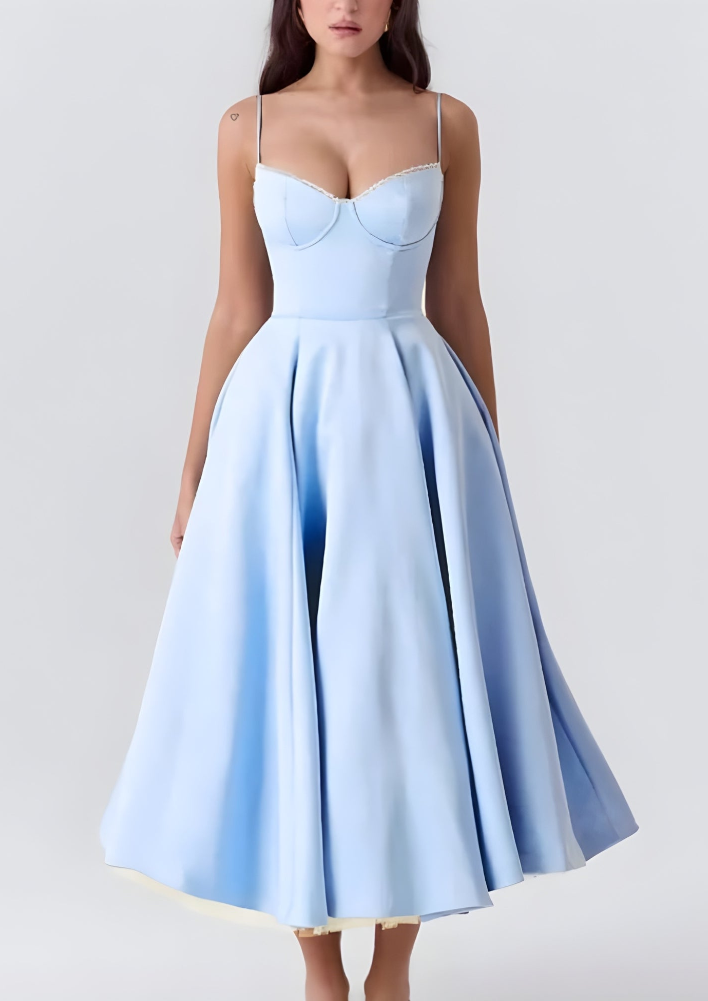 Women’s Elegant Long Satin Maxi Dress with Flowing Silhouette for Evening Wear