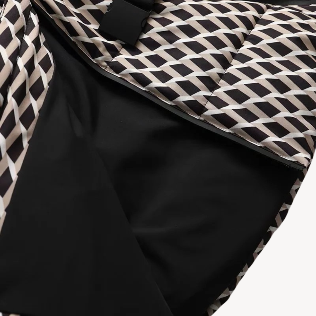 Women’s Quilted Belted Hooded Jacket – Defined Shape, Contemporary Style